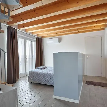Leone Apartment